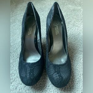 Mootsies Tootsies Black Lace Heels size 9